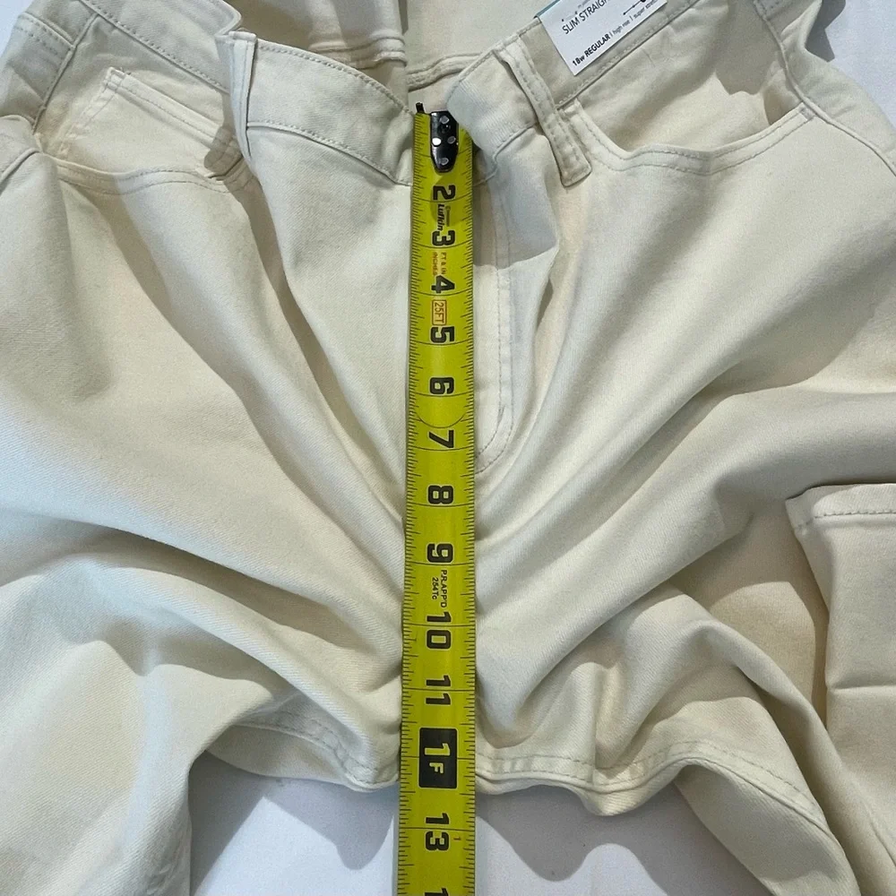 M JEANS SIZE 18R Women's Cream Jeans